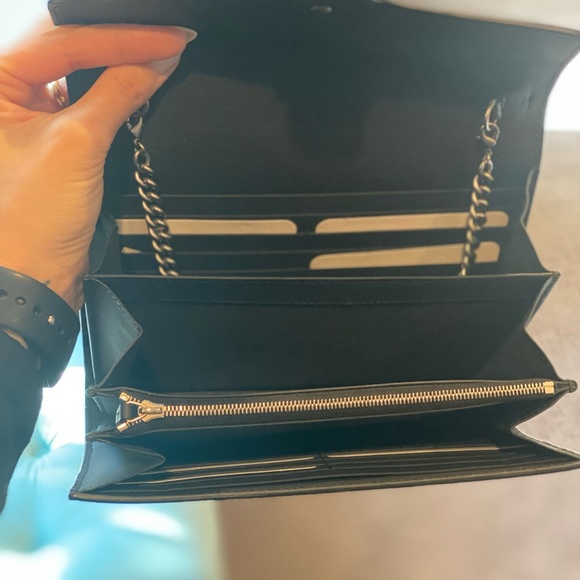 Gucci wallet on a chain - Picture 3 of 8
